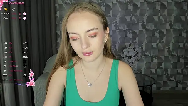 Snapshot of A_delina chatting on 02-07-25, 03:19 A delina online show from 02-07-25, 03:19