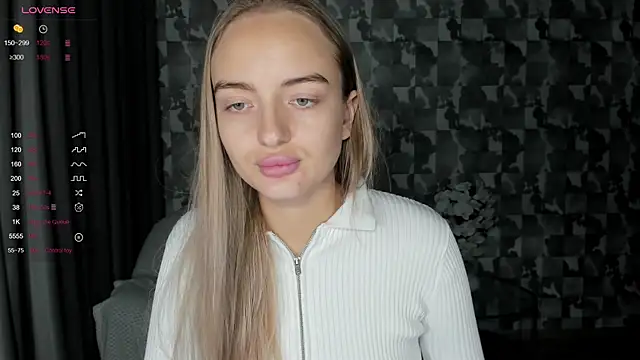 Snapshot of A_delina chatting on 11-28-25, 02:42 A delina online show from 11-28-25, 02:42