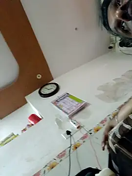 Snapshot of carria_homes chatting on 01-20-25, 10:29 carria homes online show from 01-20-25, 10:29