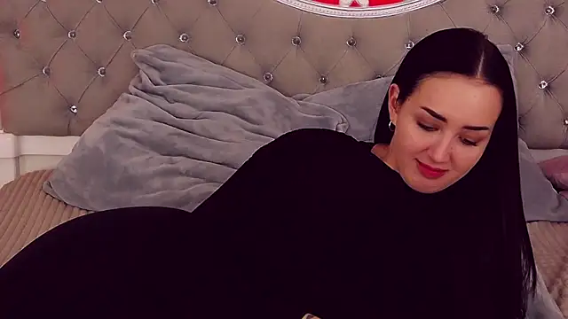 KimKhallifa online show from 02-19-25, 11:06