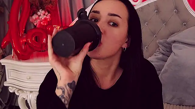 KimKhallifa online show from 02-19-25, 02:12