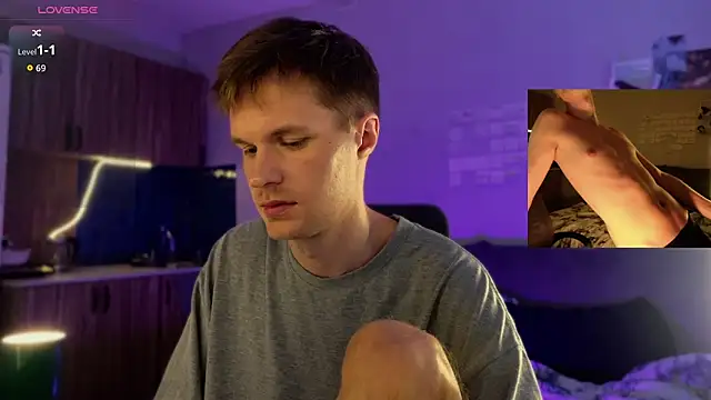 Leonnextdoor online show from 03-19-26, 01:31