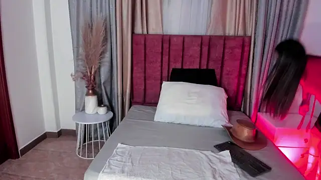 EloiseQuinn online show from 03-19-25, 12:45