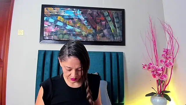 EloiseQuinn online show from 10-17-25, 01:25