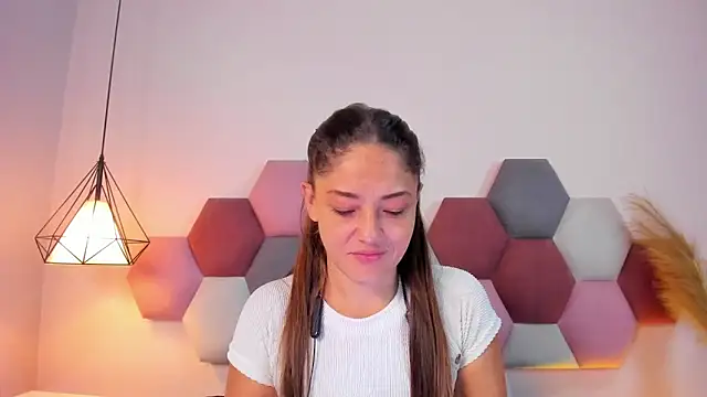 EloiseQuinn online show from 10-18-25, 01:45