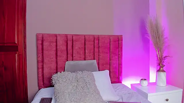 EloiseQuinn online show from 11-05-25, 02:06