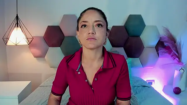 EloiseQuinn online show from 12-22-25, 12:46