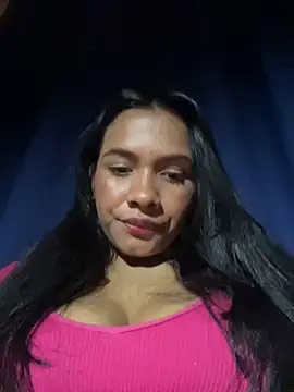 Snapshot of Ninabrunette18 chatting on 02-20-25, 10:48 Ninabrunette18 online show from 02-20-25, 10:48