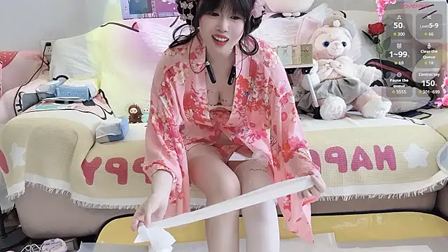 Snapshot of Alien1227 chatting on 10-19-25, 06:25 Alien1227 online show from 10-19-25, 06:25