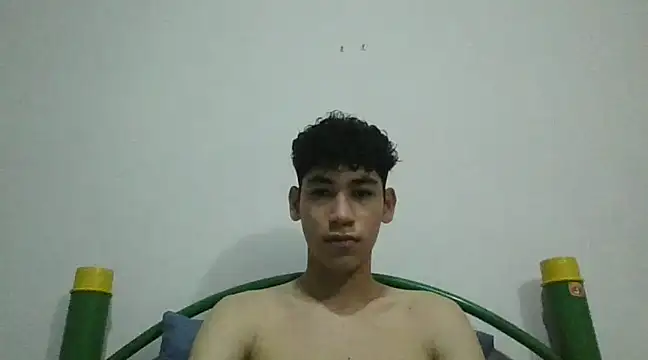 Snapshot of leo_teen chatting on 01-05-25, 06:13 leo teen online show from 01-05-25, 06:13