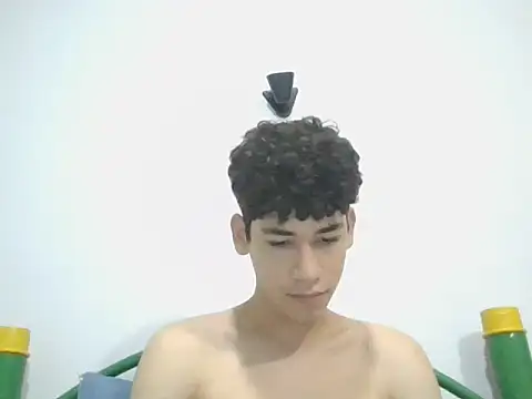 Snapshot of leo_teen chatting on 01-16-25, 11:37 leo teen online show from 01-16-25, 11:37