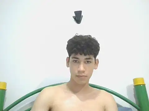 Snapshot of leo_teen chatting on 01-17-25, 02:39 leo teen online show from 01-17-25, 02:39