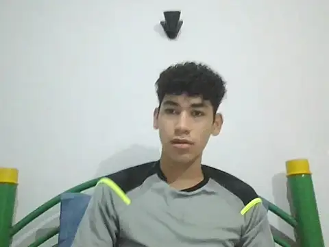 Snapshot of leo_teen chatting on 01-18-25, 12:24 leo teen online show from 01-18-25, 12:24