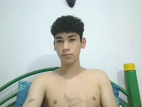 Snapshot of leo_teen chatting on 01-23-25, 11:47 leo teen online show from 01-23-25, 11:47