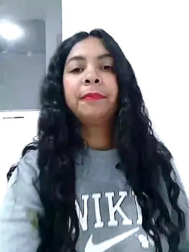 Snapshot of Brendabluee chatting on 01-07-25, 01:28 Brendabluee online show from 01-07-25, 01:28