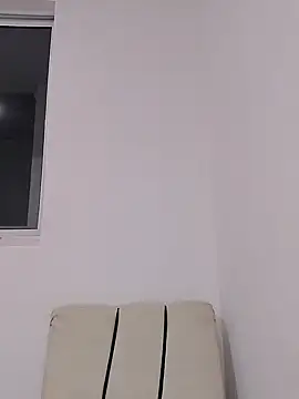 Snapshot of Brendabluee chatting on 01-16-25, 01:27 Brendabluee online show from 01-16-25, 01:27