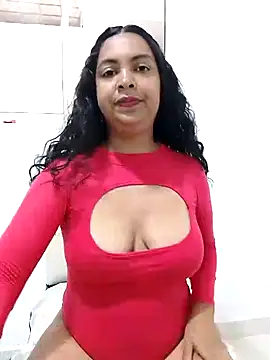 Snapshot of Brendabluee chatting on 02-14-25, 09:32 Brendabluee online show from 02-14-25, 09:32