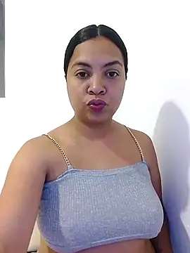 Snapshot of Brendabluee chatting on 03-07-25, 01:53 Brendabluee online show from 03-07-25, 01:53