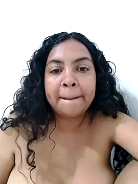 Snapshot of Brendabluee chatting on 03-16-25, 06:34 Brendabluee online show from 03-16-25, 06:34