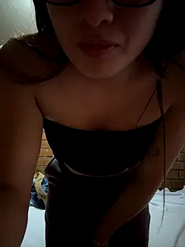 Snapshot of lunagonzales_lima_2007 chatting on 09-27-25, 02:16 lunagonzales lima 2007 online show from 09-27-25, 02:16