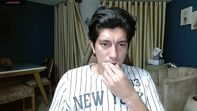 Snapshot of Noah-cock chatting on 07-19-26, 12:36 Noah-cock online show from 07-19-26, 12:36