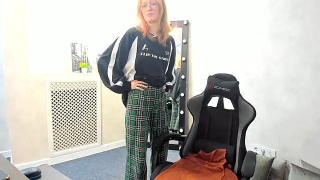 ElizabethHarpper online show from 01-31-25, 08:11