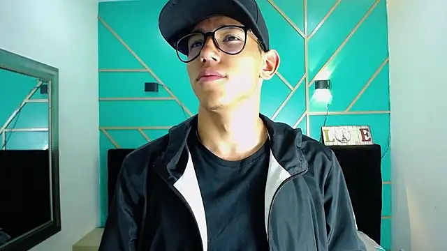 Snapshot of RyanPricee chatting on 01-11-25, 02:20 RyanPricee online show from 01-11-25, 02:20