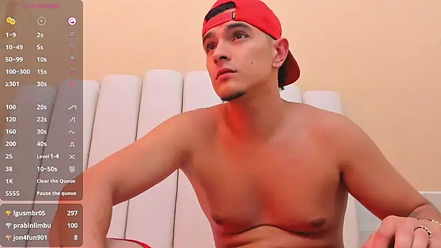 Snapshot of DAVID_VICTORIAA chatting on 02-01-25, 03:50 DAVID VICTORIAA online show from 02-01-25, 03:50