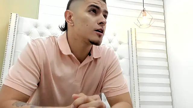 Snapshot of DAVID_VICTORIAA chatting on 09-19-25, 01:23 DAVID VICTORIAA online show from 09-19-25, 01:23