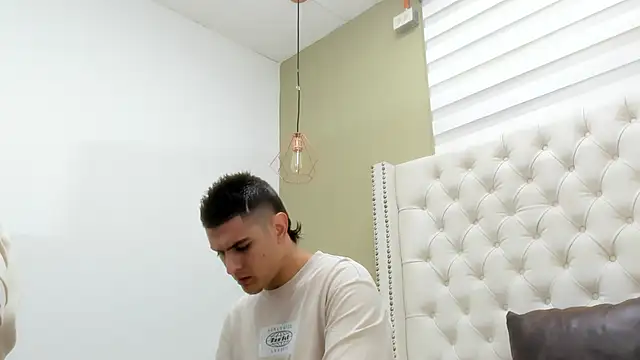 Snapshot of DAVID_VICTORIAA chatting on 10-14-25, 01:01 DAVID VICTORIAA online show from 10-14-25, 01:01