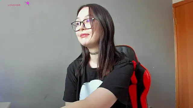 Snapshot of kittenrisha chatting on 01-17-25, 11:06 kittenrisha online show from 01-17-25, 11:06