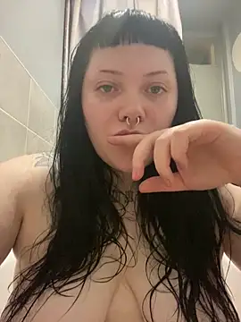 Snapshot of Gothicsiren chatting on 12-28-24, 07:43 Gothicsiren online show from 12-28-24, 07:43