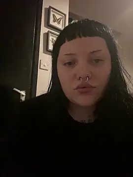 Snapshot of Gothicsiren chatting on 01-02-25, 01:06 Gothicsiren online show from 01-02-25, 01:06