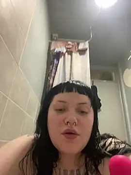 Snapshot of Gothicsiren chatting on 01-09-25, 10:09 Gothicsiren online show from 01-09-25, 10:09