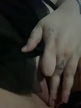 Snapshot of Gothicsiren chatting on 01-20-25, 04:10 Gothicsiren online show from 01-20-25, 04:10