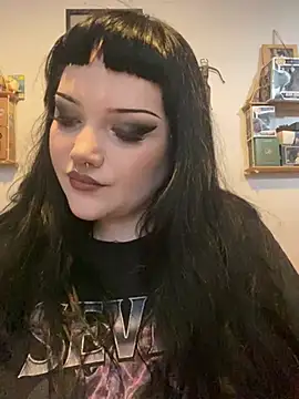 Snapshot of Gothicsiren chatting on 02-17-25, 11:13 Gothicsiren online show from 02-17-25, 11:13