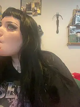 Snapshot of Gothicsiren chatting on 02-17-25, 03:31 Gothicsiren online show from 02-17-25, 03:31