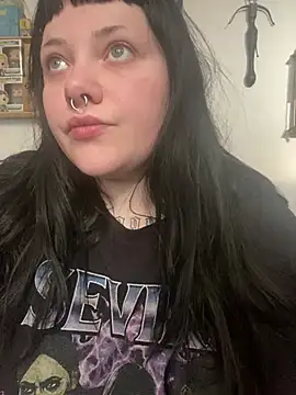 Snapshot of Gothicsiren chatting on 02-18-25, 11:55 Gothicsiren online show from 02-18-25, 11:55