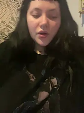 Snapshot of Gothicsiren chatting on 02-20-25, 12:36 Gothicsiren online show from 02-20-25, 12:36