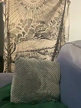 Snapshot of Gothicsiren chatting on 02-21-25, 12:28 Gothicsiren online show from 02-21-25, 12:28