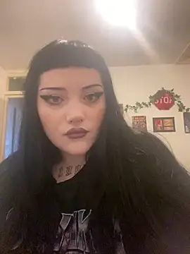 Snapshot of Gothicsiren chatting on 03-15-25, 03:06 Gothicsiren online show from 03-15-25, 03:06