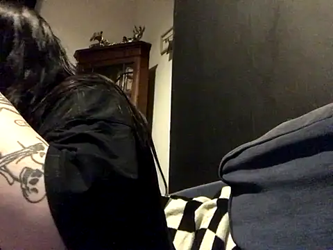 Snapshot of Gothicsiren chatting on 09-09-25, 09:14 Gothicsiren online show from 09-09-25, 09:14