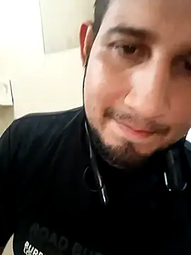 Snapshot of jonas90 chatting on 03-04-25, 06:39 jonas90 online show from 03-04-25, 06:39