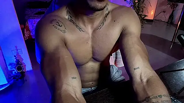 Snapshot of Adam_Valenciia chatting on 01-17-26, 04:39 Adam Valenciia online show from 01-17-26, 04:39