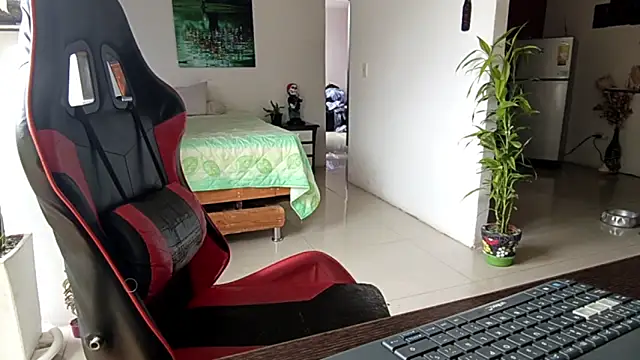 Adam Valenciia online show from 04-11-26, 03:05