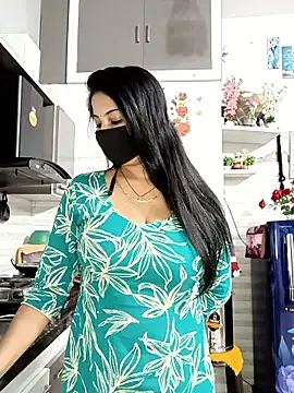 Snapshot of Best-Couple chatting on 07-01-26, 01:40 Best-Couple online show from 07-01-26, 01:40