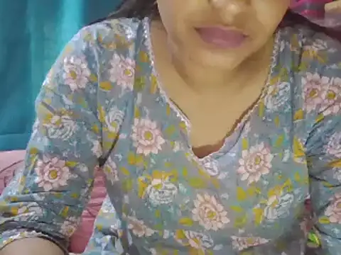 Snapshot of Hot-shanvi chatting on 03-20-25, 11:38 Hot-shanvi online show from 03-20-25, 11:38