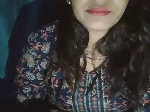 Snapshot of Hot-shanvi chatting on 10-06-25, 05:32 Hot-shanvi online show from 10-06-25, 05:32