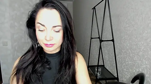 Snapshot of Monica_Weiss chatting on 03-04-25, 08:49 Monica Weiss online show from 03-04-25, 08:49