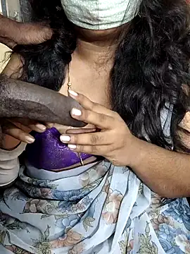 Snapshot of Rathi22 chatting on 09-08-25, 02:49 Rathi22 online show from 09-08-25, 02:49